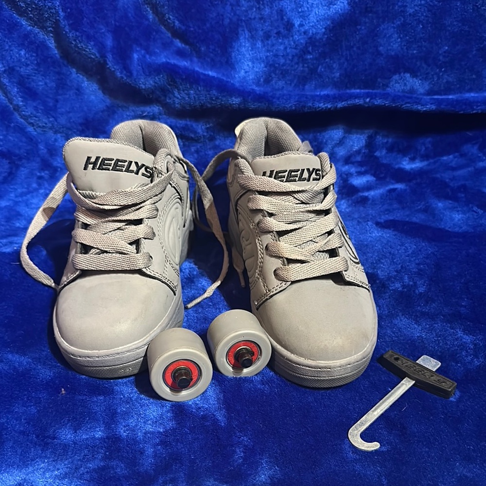 Heelys Gray Sneakers with Wheels